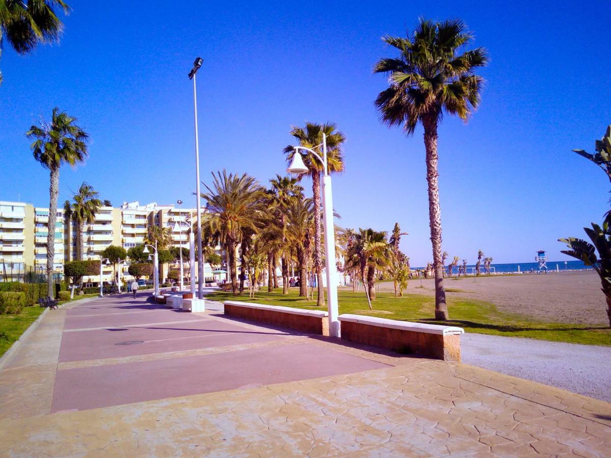 Playa La Cala In Front Of The Beach Free Parking Малага Экстерьер фото